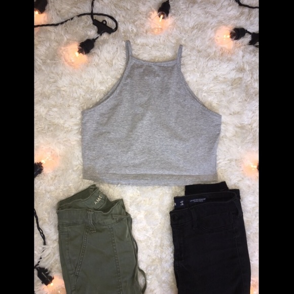 • VintageDressing • Rose Embroidered Halter Top - Picture 2 of 4